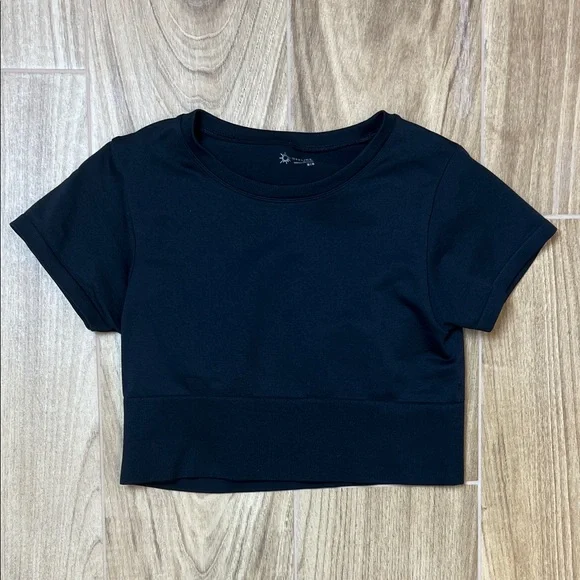 Aerie Offline Sidewalk Seamless Black Cropped T-shirt - Picture 2 of 7